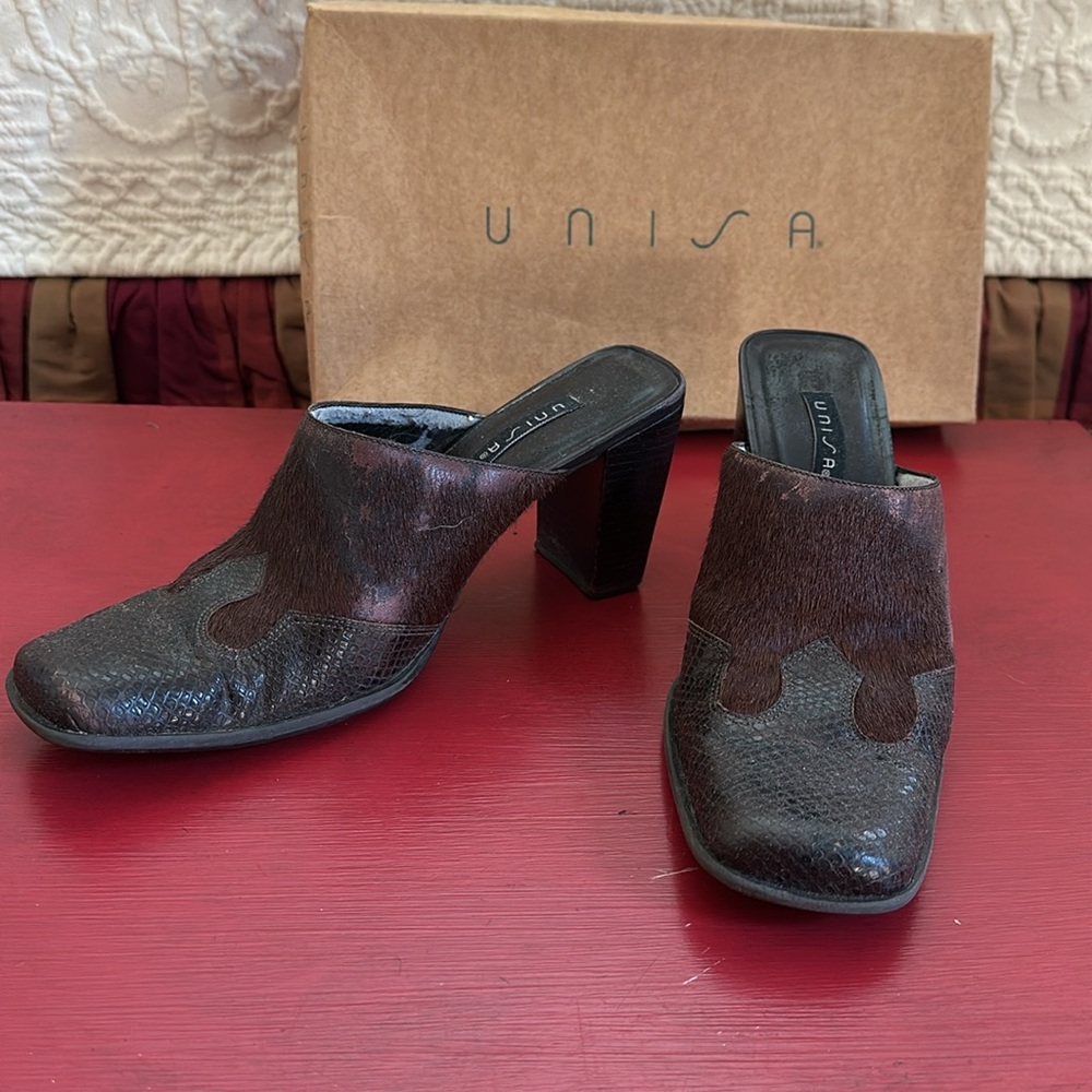 Unisa Trigger Mahogany size 7.5 women’s